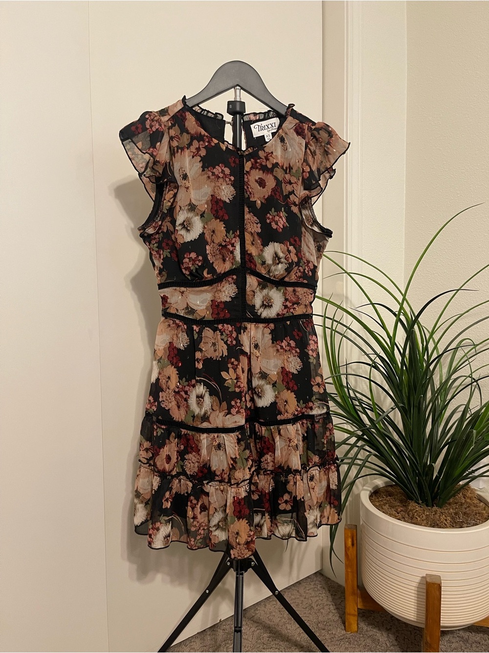 Trixxi Black Floral Ruffle Short Dress